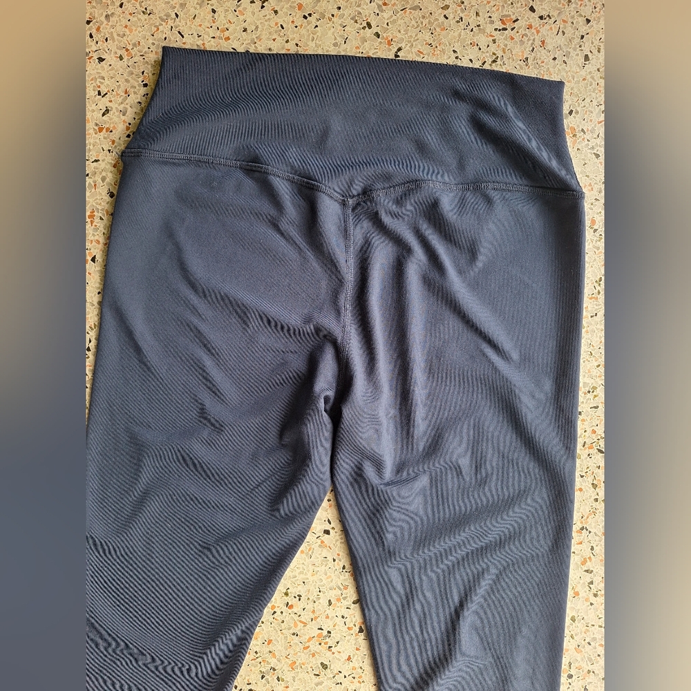 114 Alo Yoga Airbrush Winter Warm High-Waist Nocturne Leggings - Picture 7 of 12